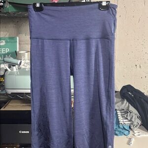 Lululemon Size 8 Cropped Flared